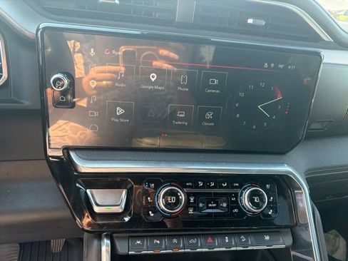 Used 2023 GMC Sierra 1500 Denali w/ Denali Reserve Package AWD/4WD image 17
