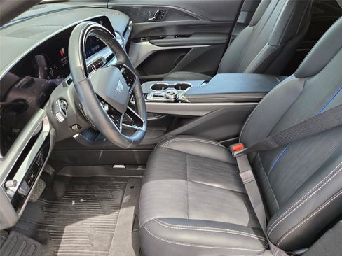 Used 2025 Cadillac Lyriq Luxury w/ LPO, Floor Liner Package AWD/4WD image 11
