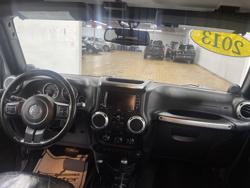 Used 2013 Jeep Wrangler Unlimited Sahara w/ Dual Top Group image 23