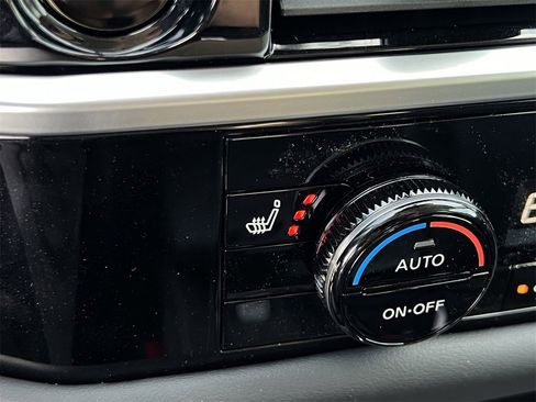 New 2025 Nissan Pathfinder SL image 13