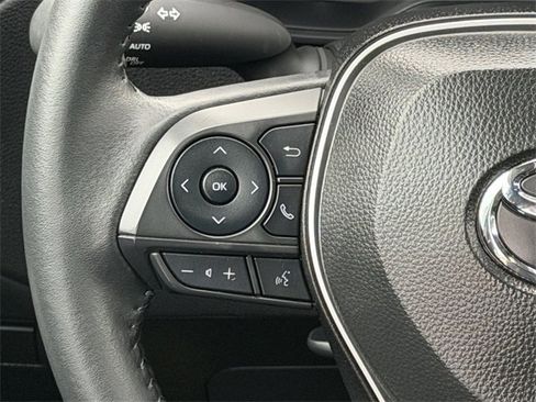 Certified 2025 Toyota Corolla Cross LE image 12