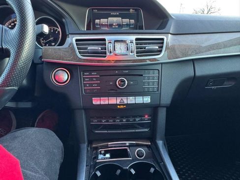 Used 2016 Mercedes-Benz E 350 4MATIC Sedan image 23