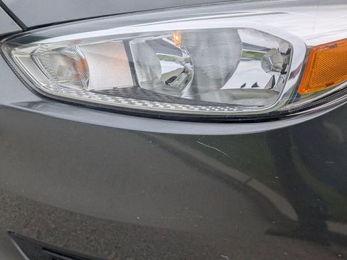 Used 2017 Ford Focus SE w/ Cold Weather Package FWD image 40