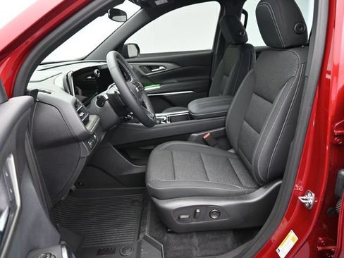 New 2026 Chevrolet Traverse LT w/ LPO, Floor Liner Package FWD image 31