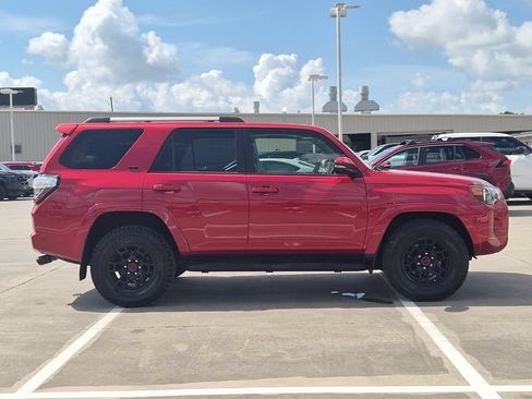 Used 2024 Toyota 4Runner SR5 Premium w/ Moonroof Package RWD image 7