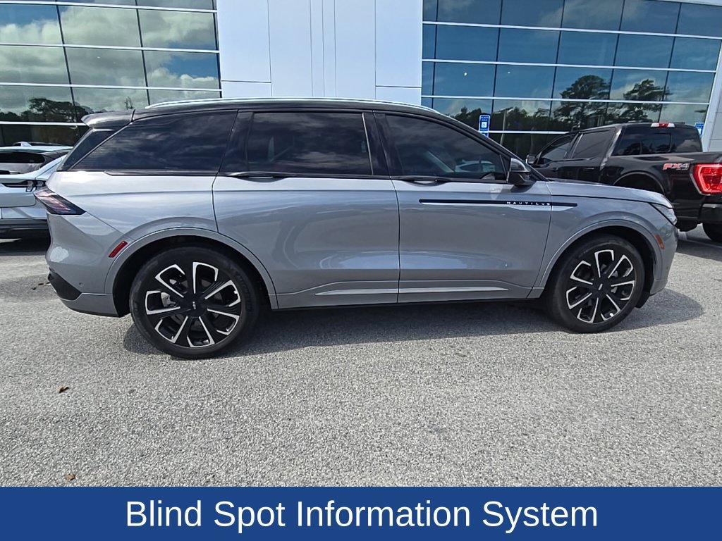 Used 2024 Lincoln Nautilus Reserve w/ Equipment Group 202A AWD/4WD image 7