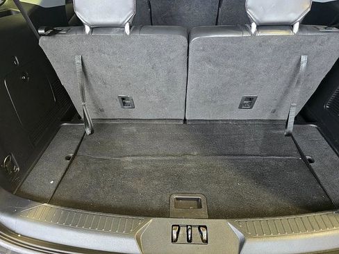 Used 2022 Ford Explorer XLT w/ Equipment Group 202A image 28