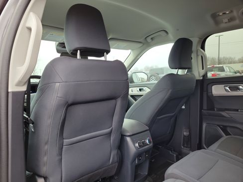 Used 2025 Ford Explorer Active image 13