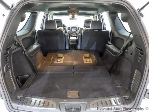Used 2018 Dodge Durango R/T image 28