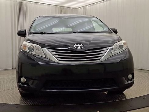 Used 2015 Toyota Sienna XLE w/ XLE Navigation Package FWD image 3