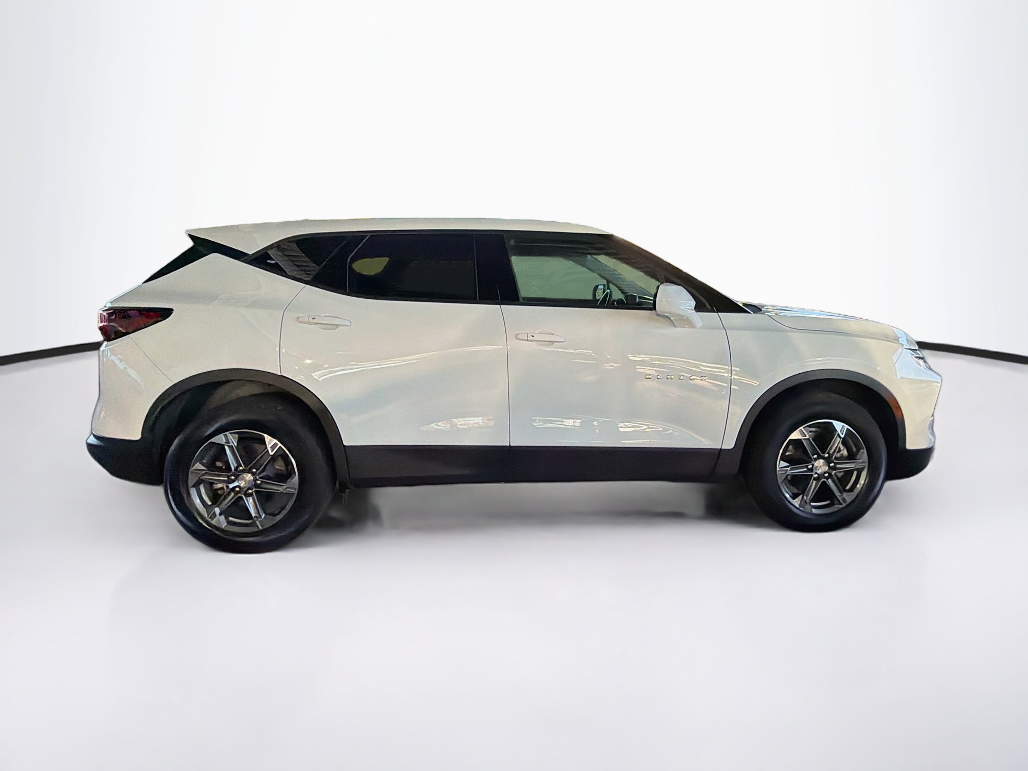 Used 2025 Chevrolet Blazer LT AWD/4WD image 10