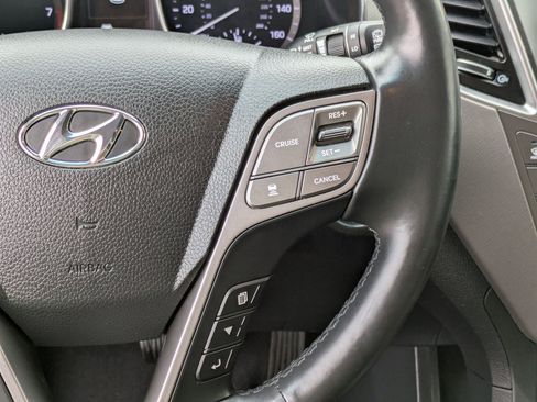 Used 2019 Hyundai Santa Fe XL image 19