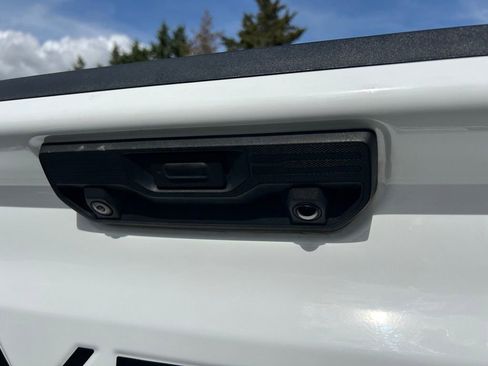 Used 2022 Chevrolet Silverado 1500 LT Trail Boss w/ LT Trail Boss Premium Package AWD/4WD image 28