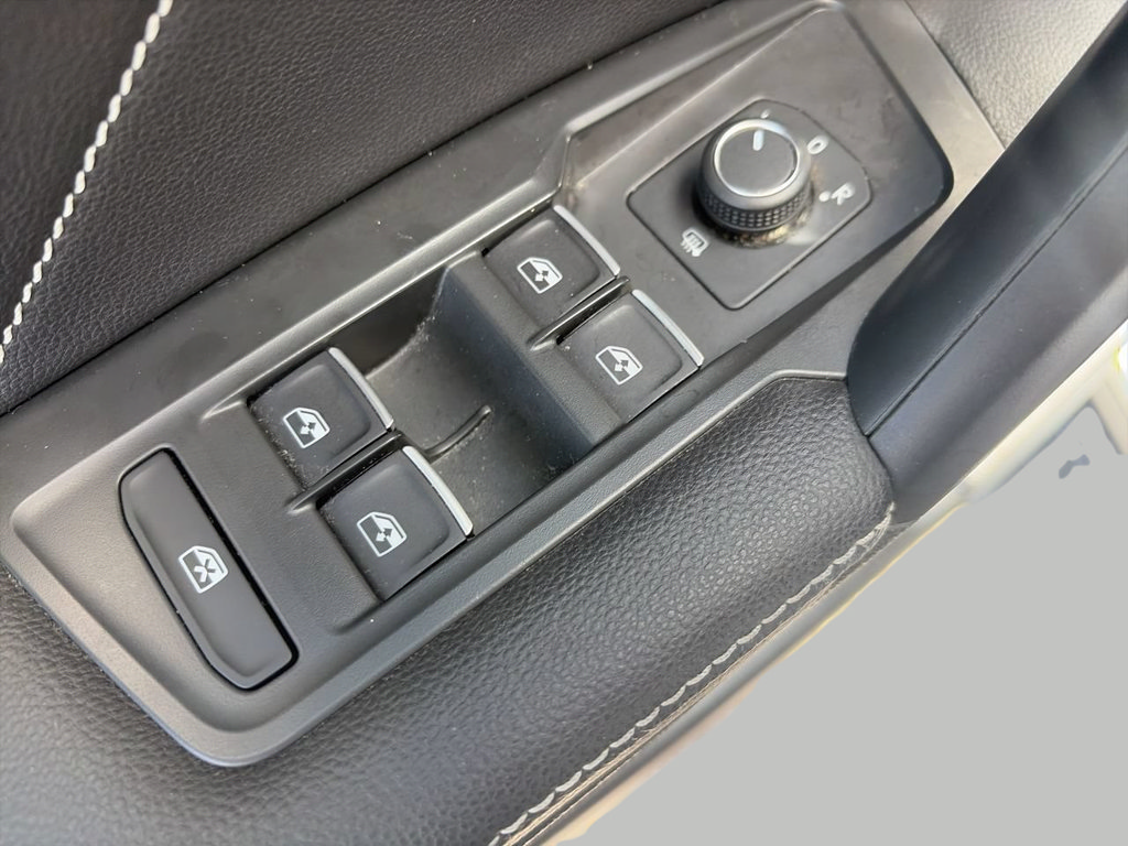 Used 2023 Volkswagen Tiguan SE AWD/4WD image 14
