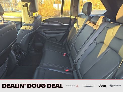 Used 2025 Jeep Grand Cherokee Limited w/ Trailer Tow Package image 25