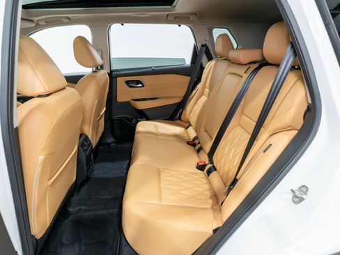 Used 2023 Nissan Rogue Platinum w/ Platinum Premium Package image 30