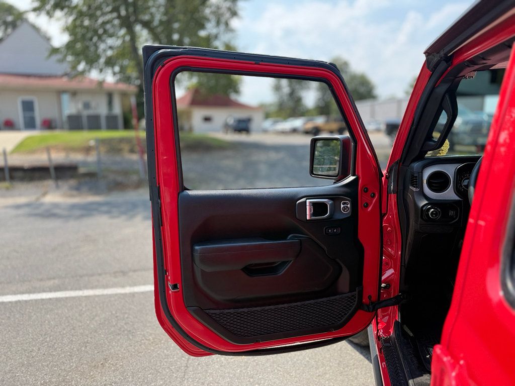 Used 2024 Jeep Gladiator Sport AWD/4WD image 23