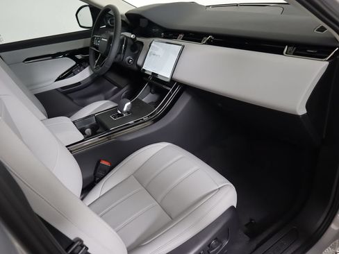 Used 2025 Land Rover Range Rover Evoque S AWD/4WD image 18