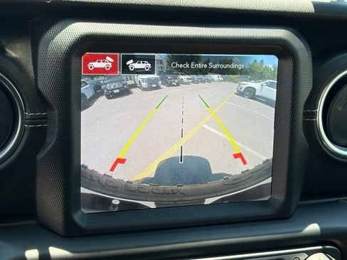 Used 2021 Jeep Wrangler Unlimited Rubicon 4xe w/ Dual Top Group AWD/4WD image 21