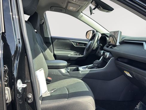 Used 2024 Toyota RAV4 LE image 22