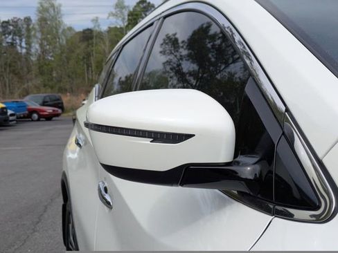 Used 2024 Nissan Murano SV AWD/4WD image 13