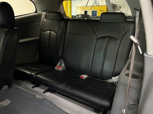 Used 2015 Chevrolet Traverse LS image 19