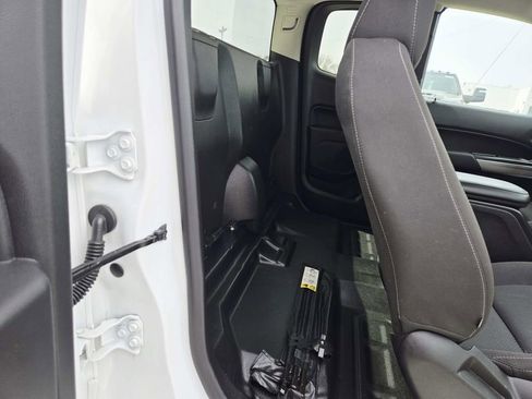 Used 2022 Chevrolet Colorado LT w/ Fleet Safety Package RWD image 15