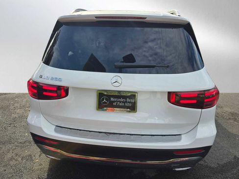 Used 2025 Mercedes-Benz GLB 250 image 5
