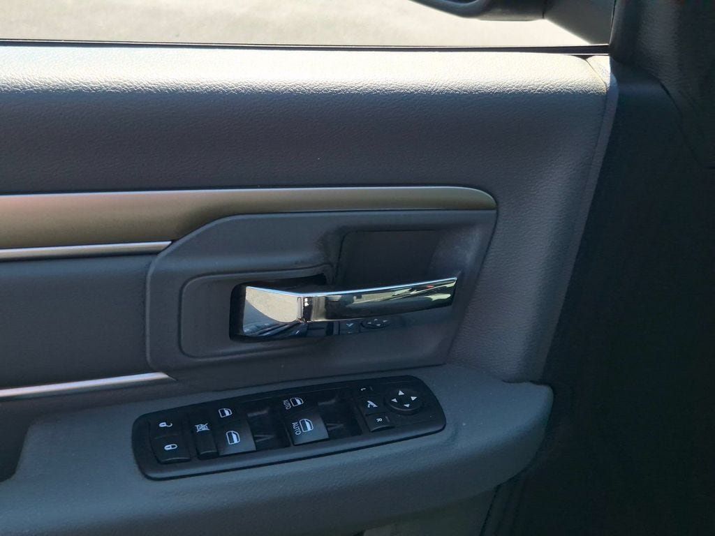 Used 2019 RAM 1500 Big Horn AWD/4WD image 11
