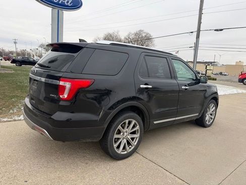 Used 2017 Ford Explorer Limited image 6
