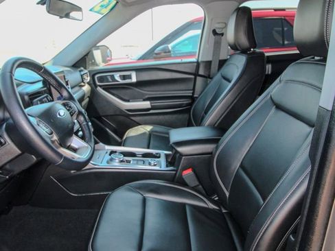 Used 2023 Ford Explorer XLT w/ Equipment Group 202A image 14