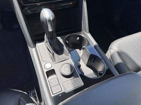 Used 2023 Volkswagen Atlas Cross Sport SE image 24