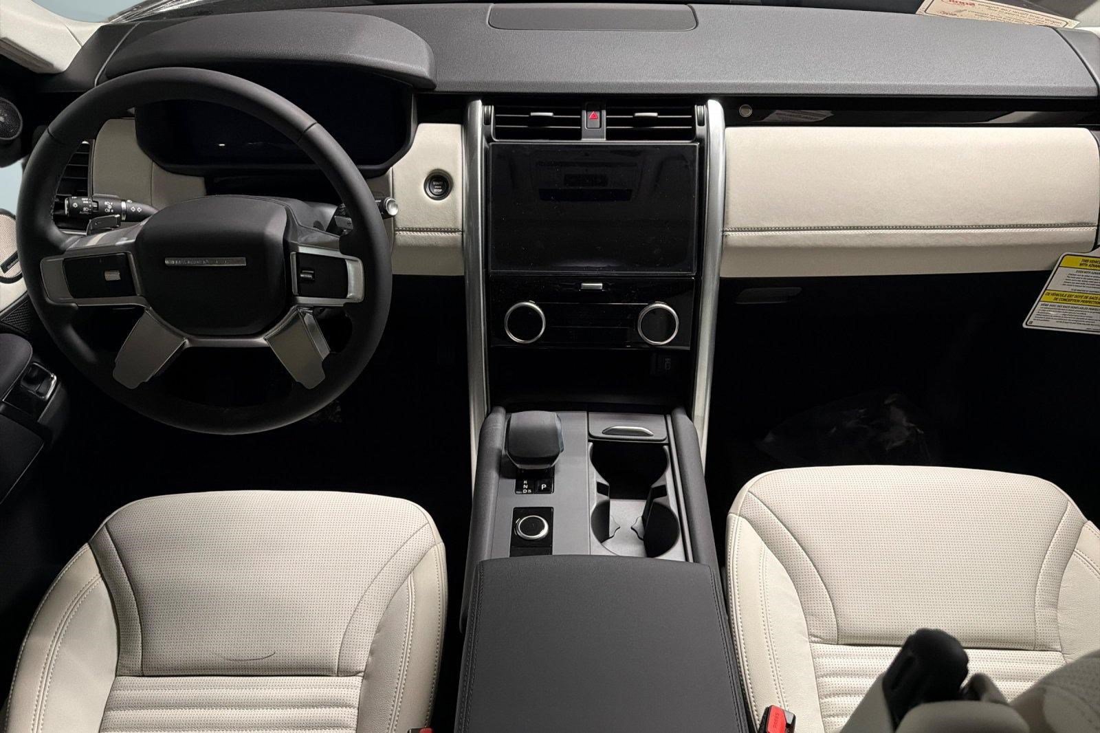 New 2026 Land Rover Discovery S AWD/4WD image 14