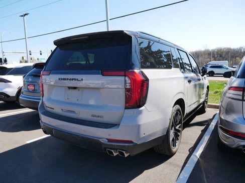 Used 2025 GMC Yukon XL Denali Ultimate image 5