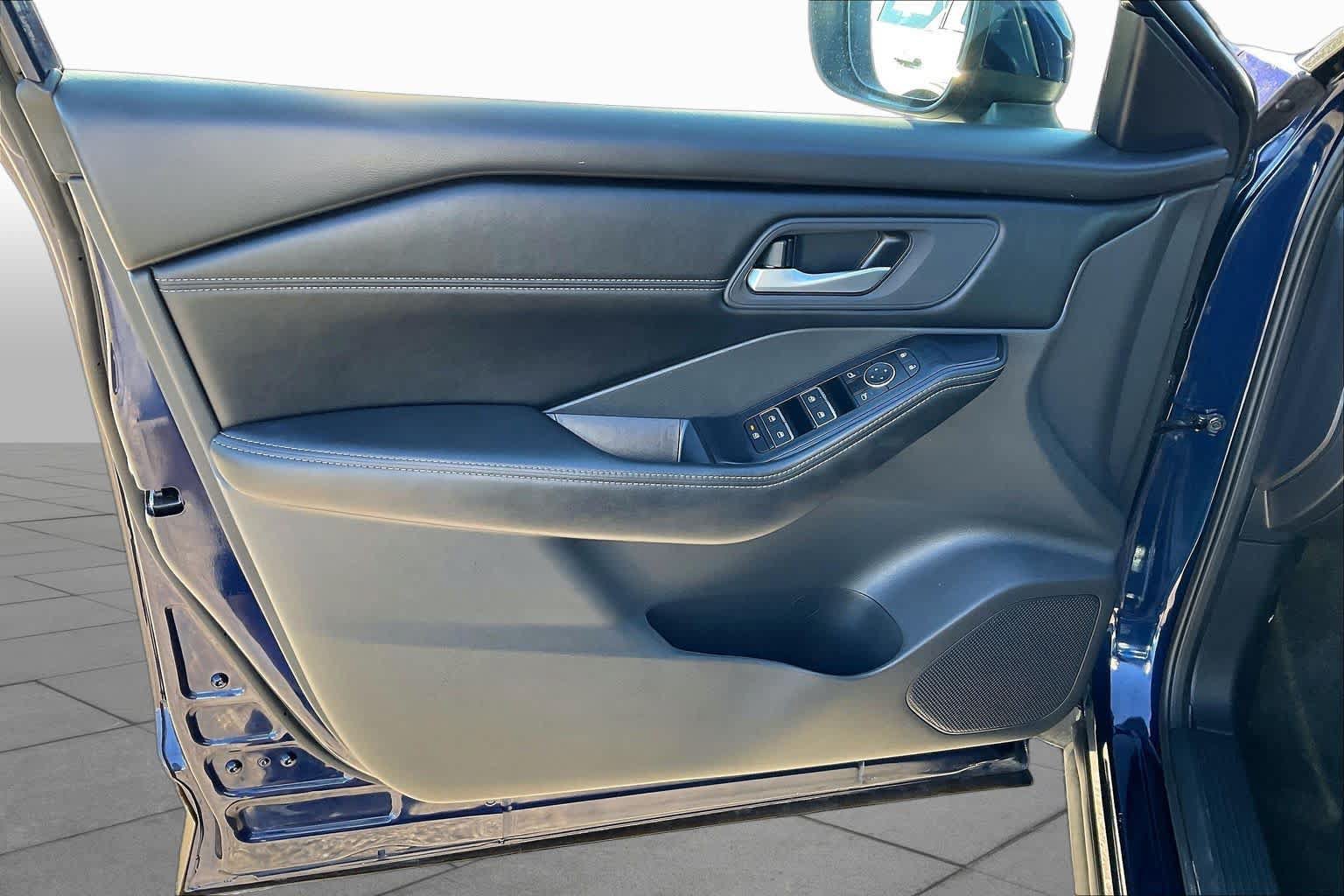 Used 2026 Nissan Rogue SL FWD image 20