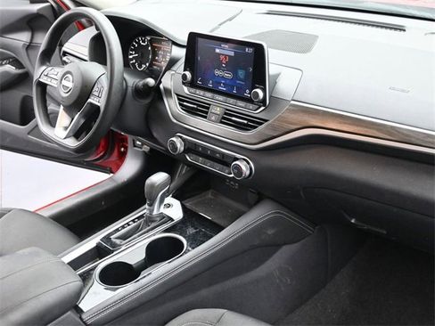 Used 2023 Nissan Altima 2.5 SV image 31