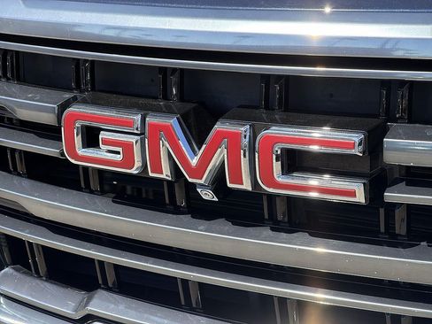 Used 2022 GMC Yukon XL AT4 w/ AT4 Premium Package AWD/4WD image 31
