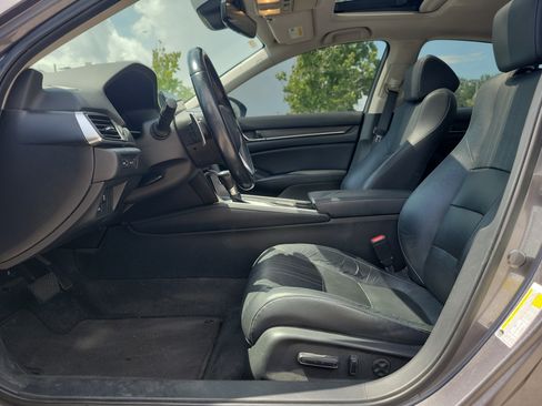 Used 2018 Honda Accord Touring image 21