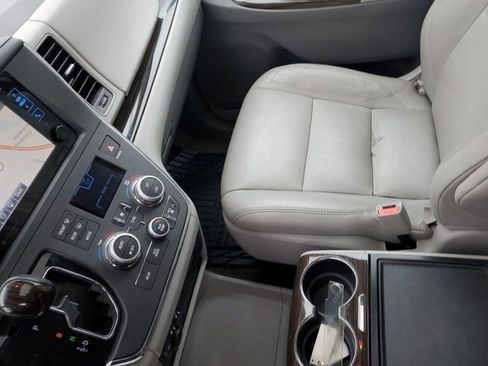 Used 2017 Toyota Sienna XLE Premium image 23