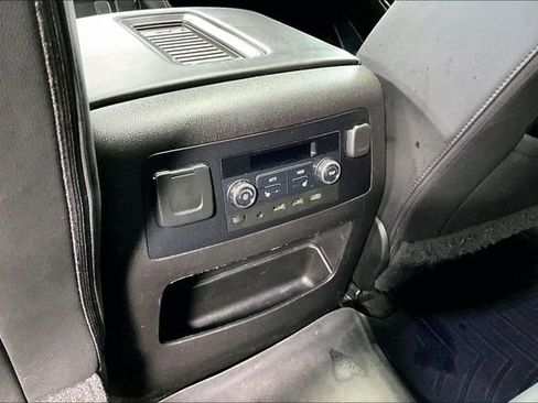 Used 2017 Chevrolet Suburban LT image 12