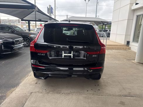 Used 2025 Volvo XC60 B5 Core AWD/4WD image 6