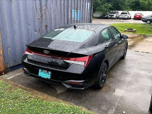 Used 2023 Hyundai Elantra SEL FWD image 7