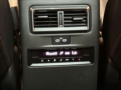 Used 2024 MAZDA CX-90 Plug-In Hybrid w/ Premium Pkg image 28