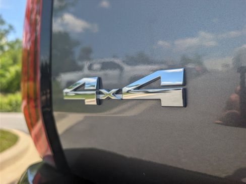 Used 2023 Toyota Tundra SR5 w/ SR5 Convenience Package AWD/4WD image 11