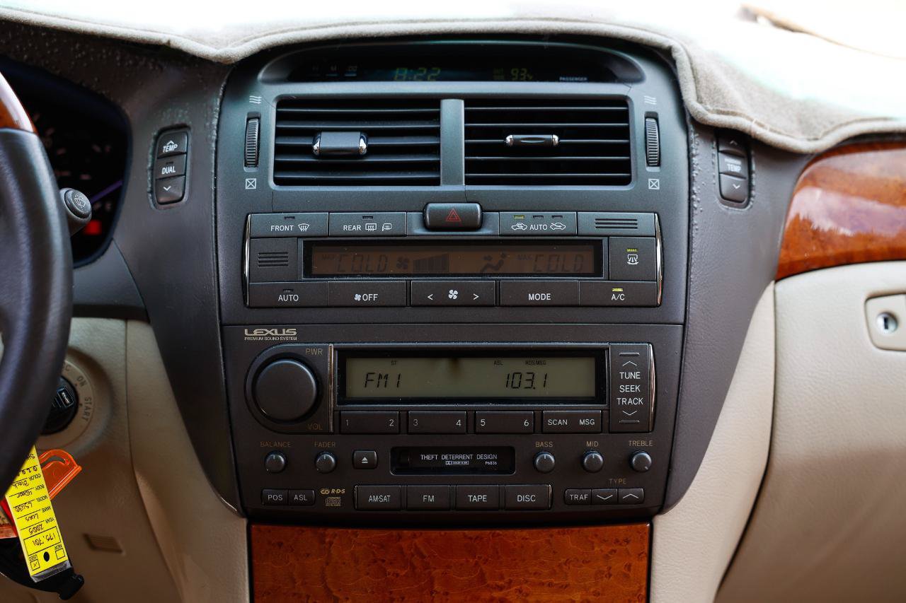 Used 2005 Lexus LS 430 w/ Premium Pkg RWD image 31