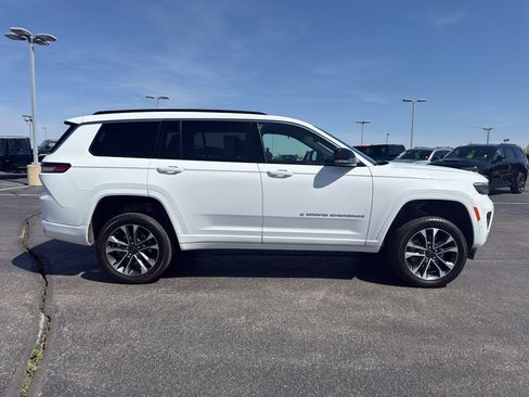 Used 2024 Jeep Grand Cherokee L Overland AWD/4WD image 4