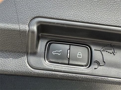 Used 2021 Ford Explorer Limited w/ Equipment Group 301A image 38