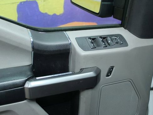 Used 2020 Ford F150 XLT image 12