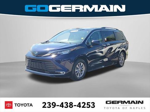 Certified 2021 Toyota Sienna XLE FWD image 1