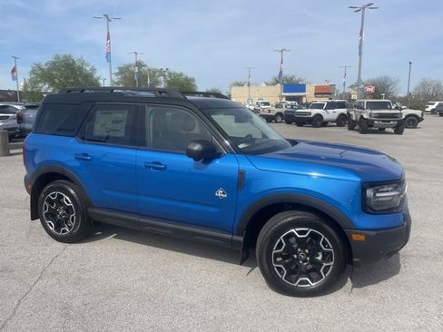 New 2025 Ford Bronco Sport Outer Banks w/ Outer Banks Tech Package+ image 2